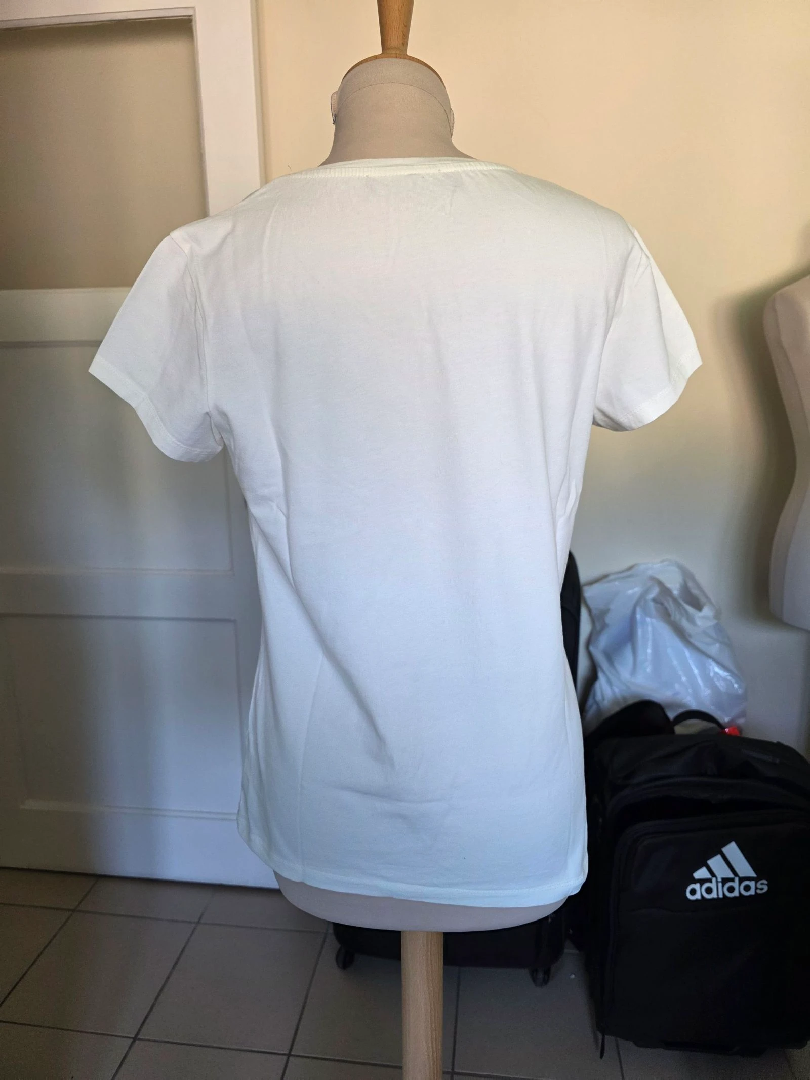 T-Shirt branco com estampa avzc – photo 2
